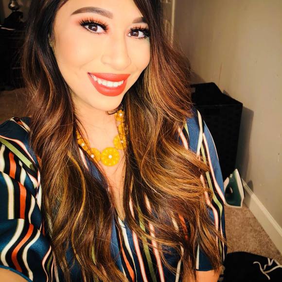 Meet your Posher, Desiree - Picture 1 of 1